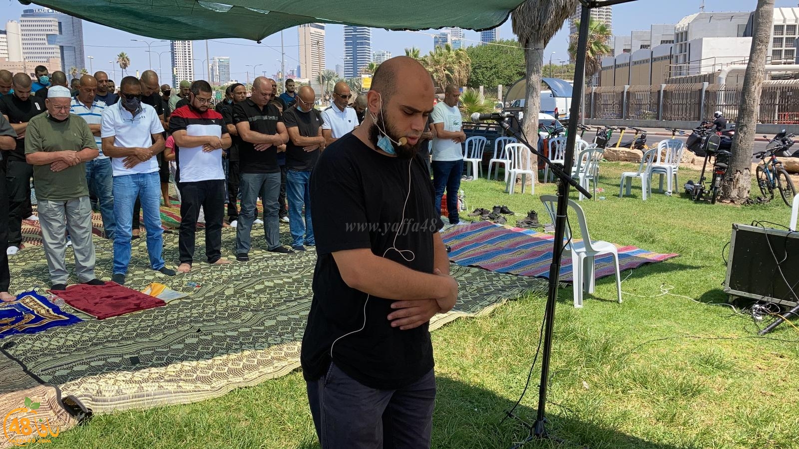 فيديو: خطبة وصلاة الجمعة من أمام مقبرة الاسعاف للشيخ محمد أمارة